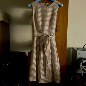 Tommy Hilfiger Size 6 belted dress